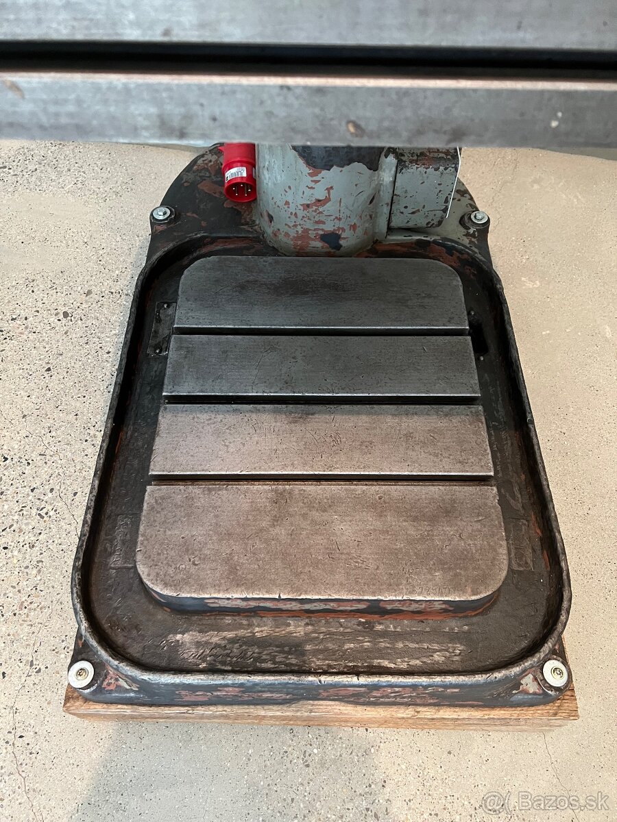 Vŕtačka stĺpová VS32 - 4