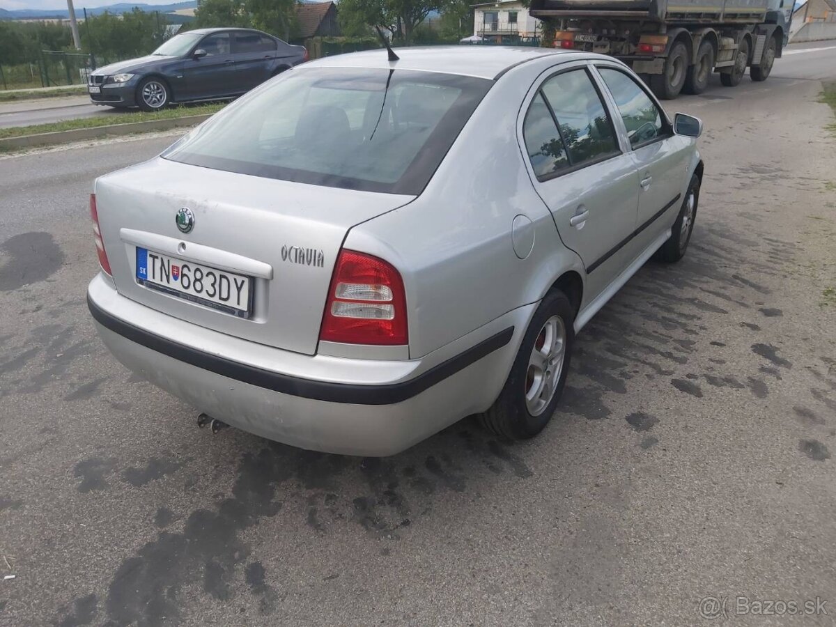Škoda Octavia 1.6 Ambiente - 4