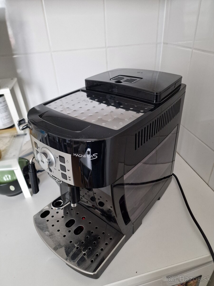 DeLonghi Magnifica S - 4