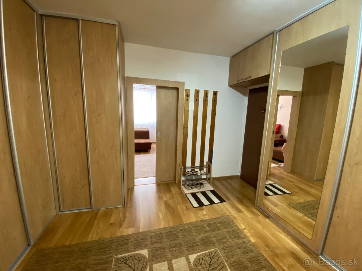 RK EXPRES- na predaj 4 izbový byt v Handlovej. - 4