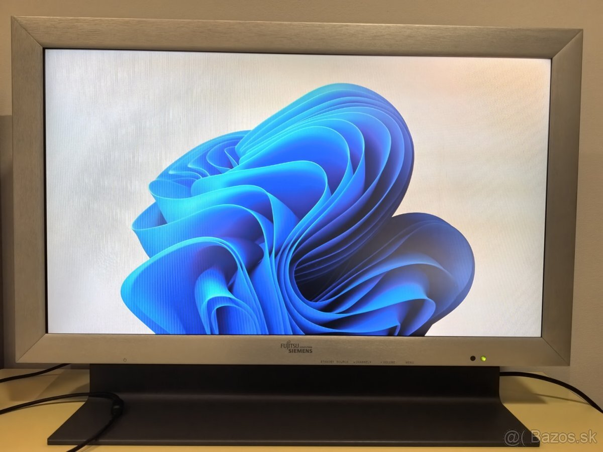 Predám 32" LCD televízor Fujitsu Siemens - 4