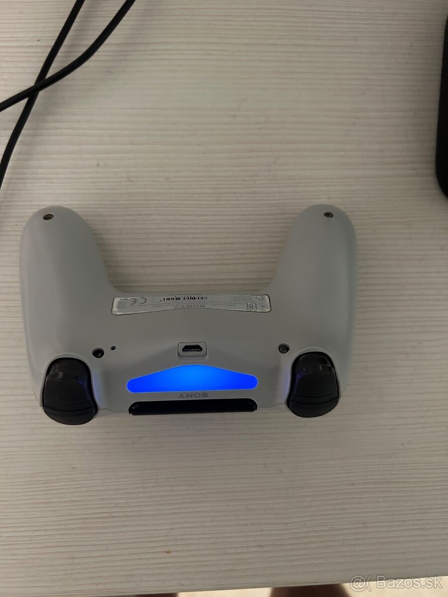 Ps4 slim(500 GB) - 4