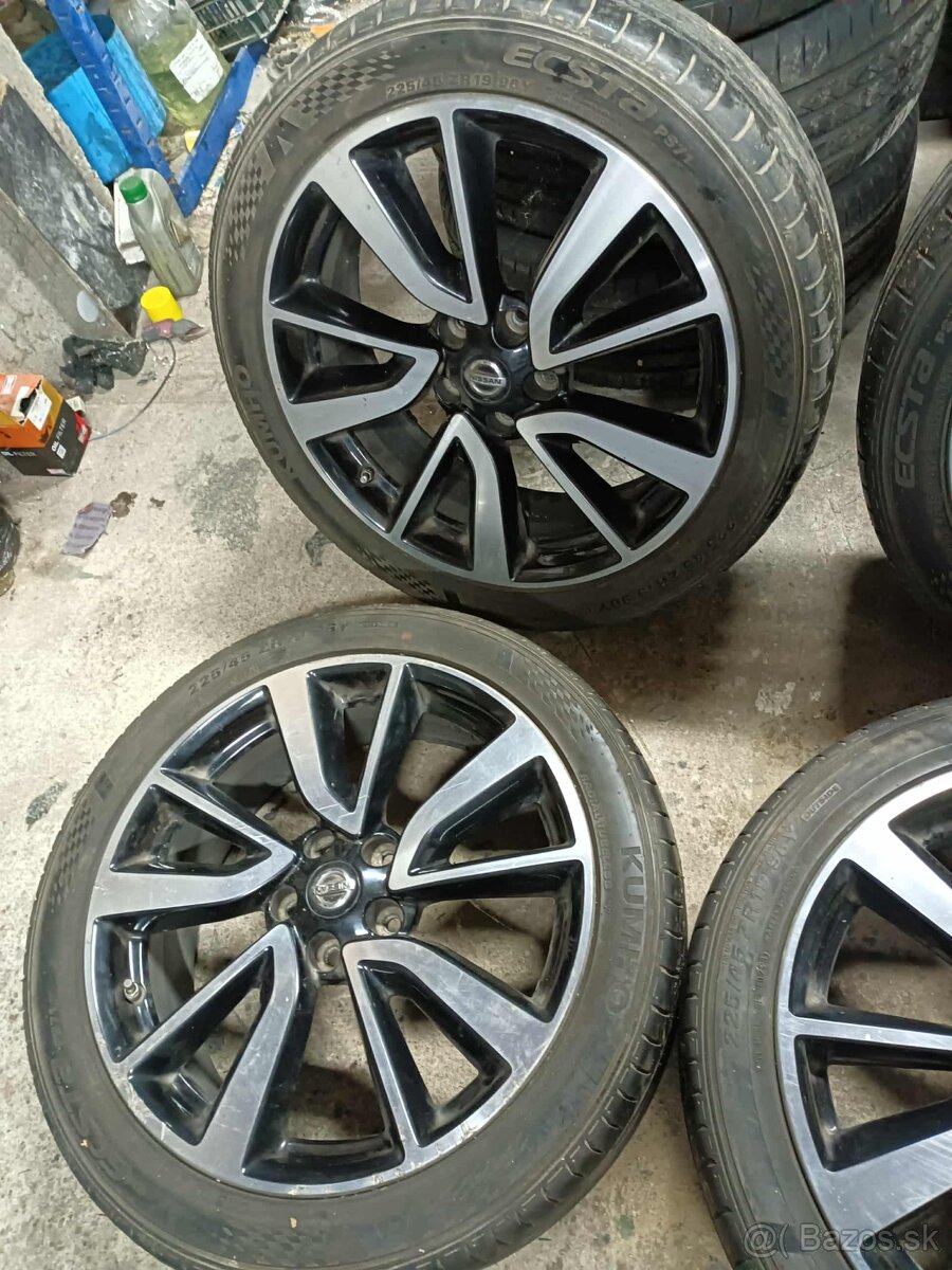 4ks alu disky orig. Nissan 5x114,3 R19 6mm 225/45 r19 - 4