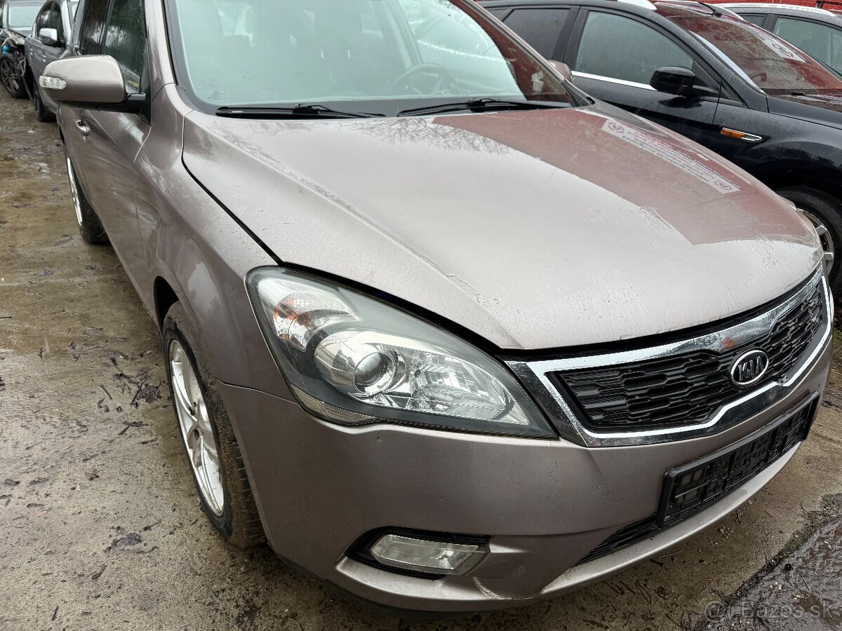Rozpredam Kia Ceed Combi 1.4 G4FA facelift - 4