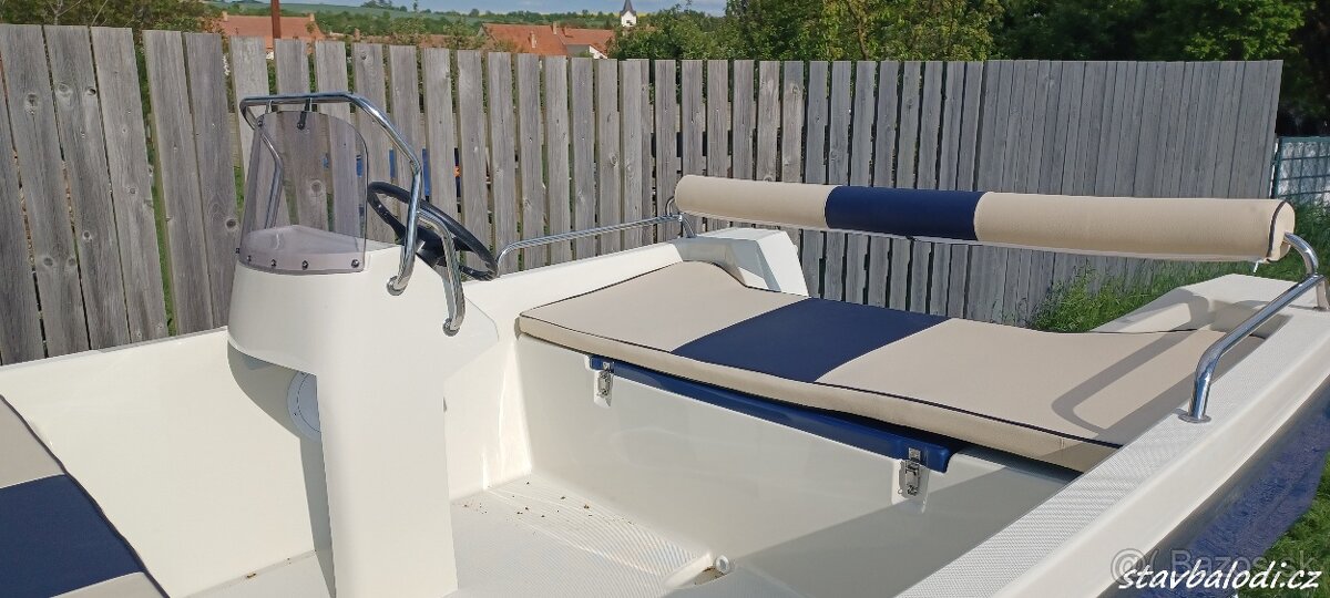 Motorový čln, loď Any 430 - 4