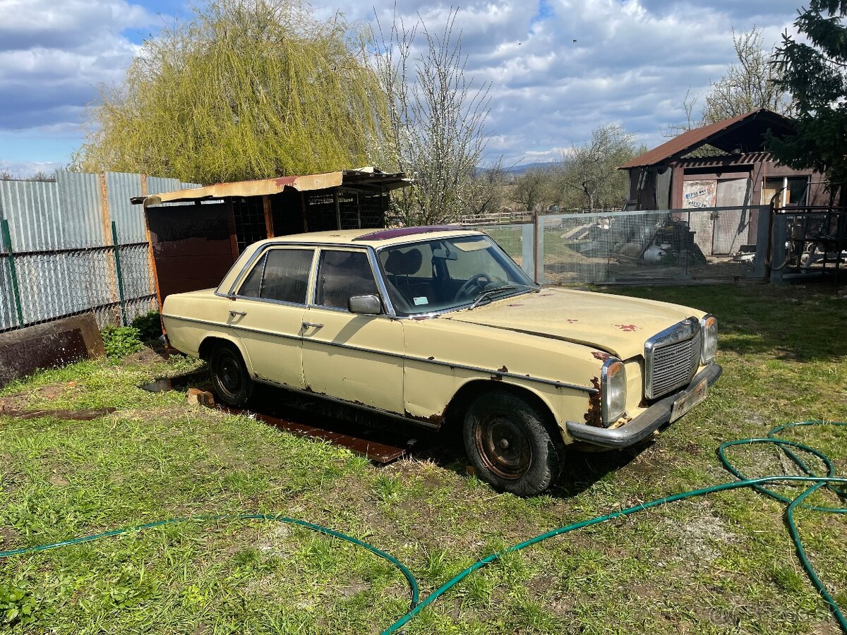 W114 w115 200D 1974 - 4