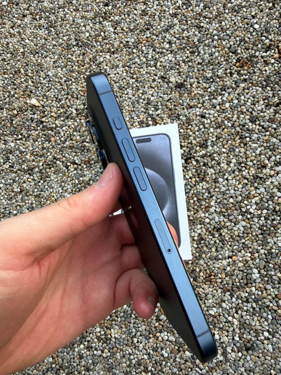 IPhone 15 pro - baterie 100% - 4