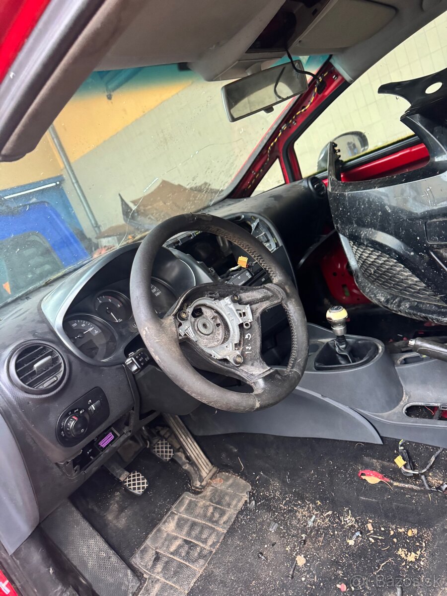 Seat leon 2 2.0 103kw rozpredám - 4