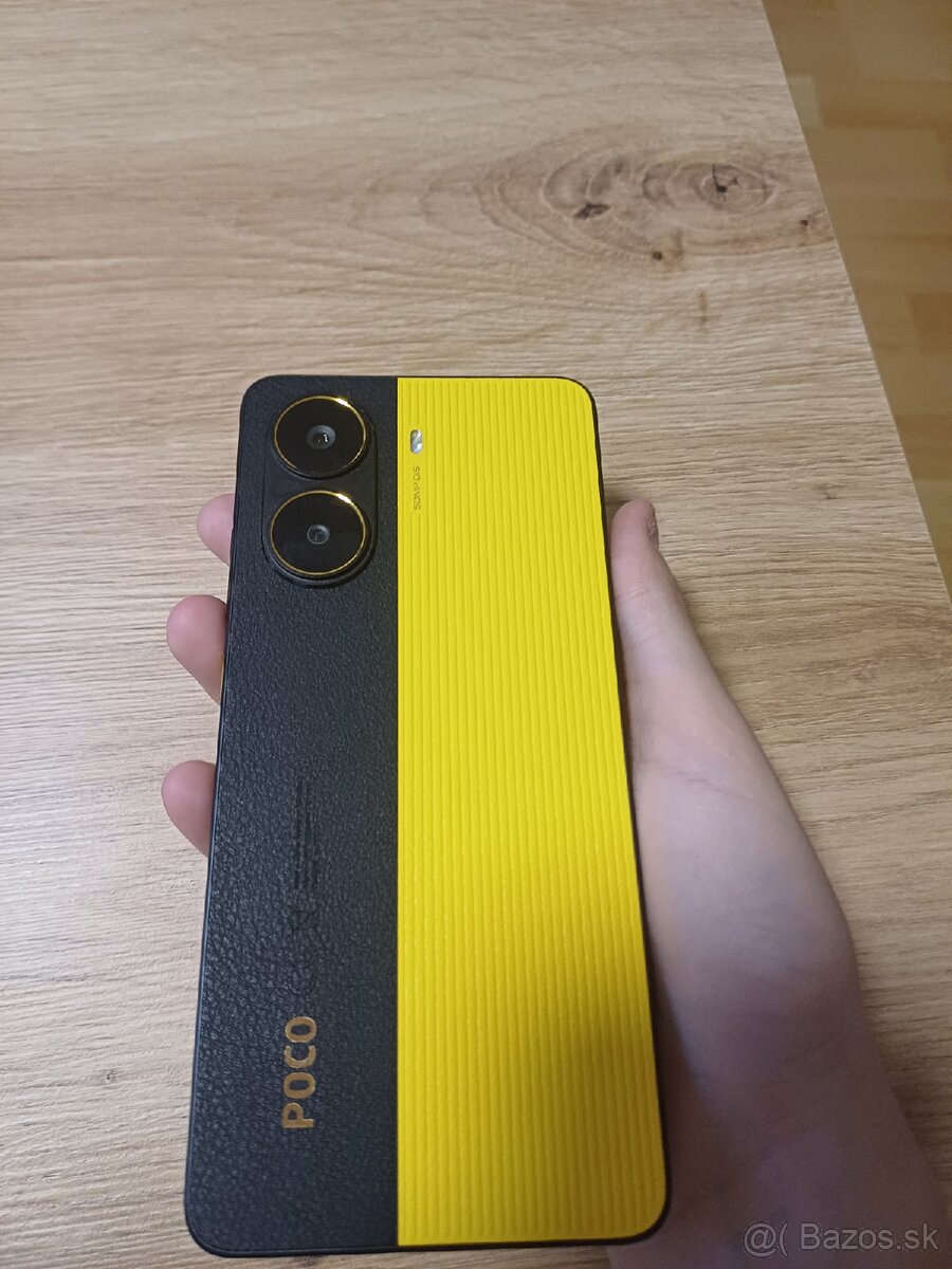 Predávam poco x7 pro 512gb 300€ batéria 98% ide aj kryt - 4