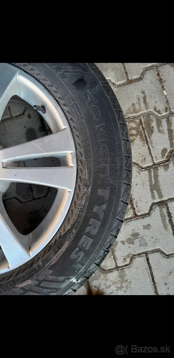 Nokian Wetproof SUV 225/65 R17 pneu obute na Alu diskoch - 4