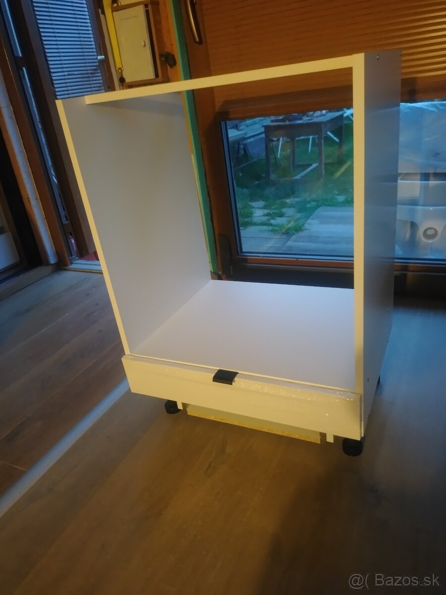 Kuchynska skrinka pod ruru - 4