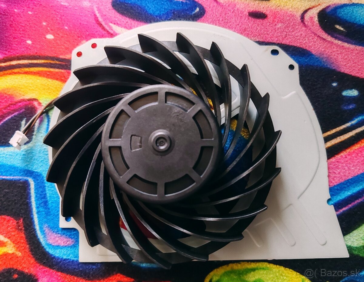 PS4 PRO - Chladiaci Vetrák - 4