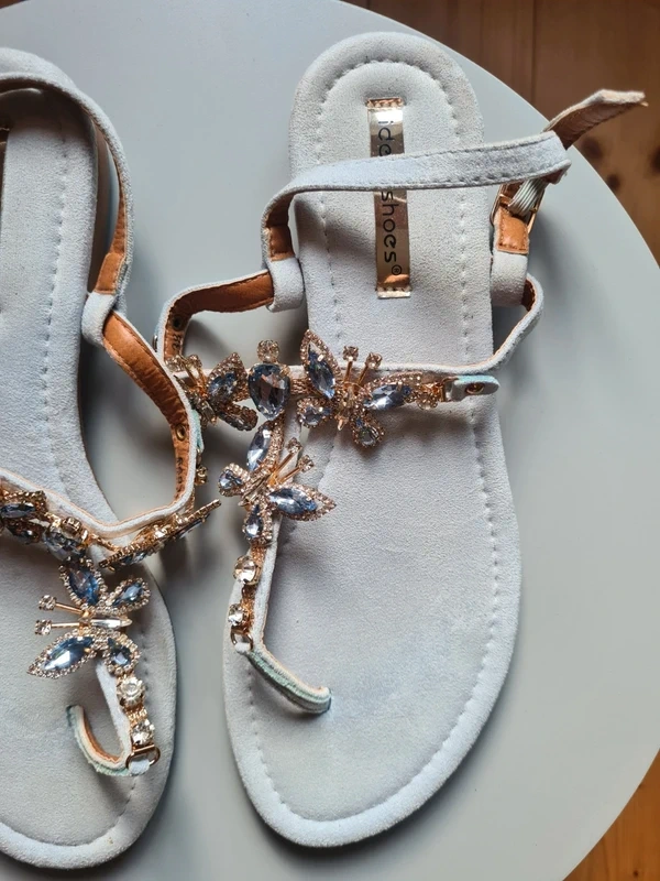 Nízke sandále s aplikáciou - 4