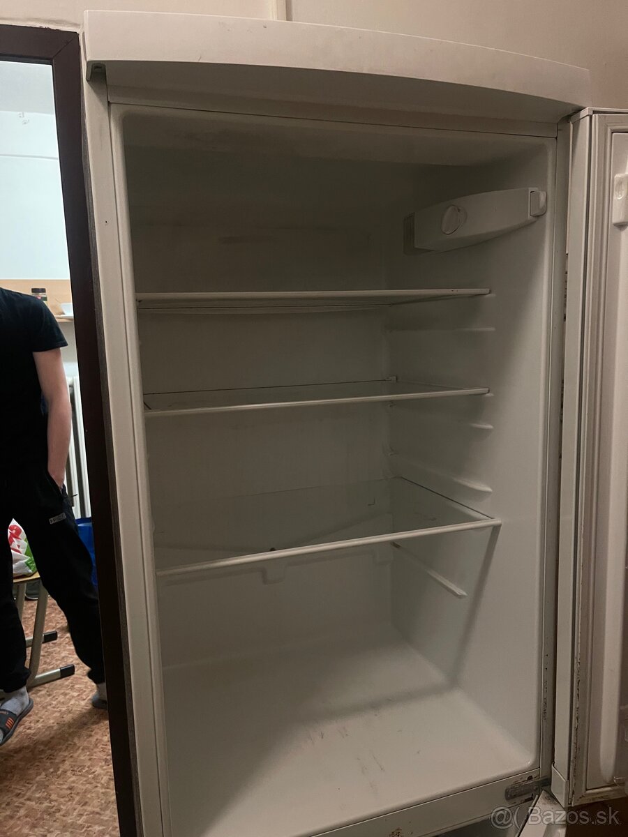 Chladnička s mrazničkou - 4