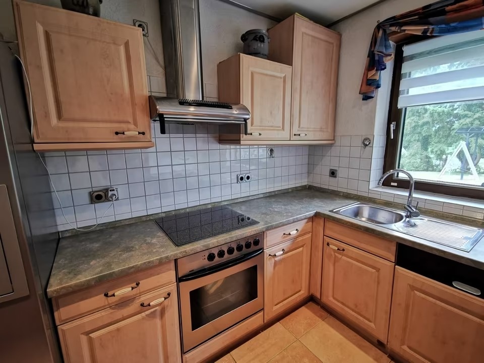 Moderná kuchynská linka so spotrebičmi - 4