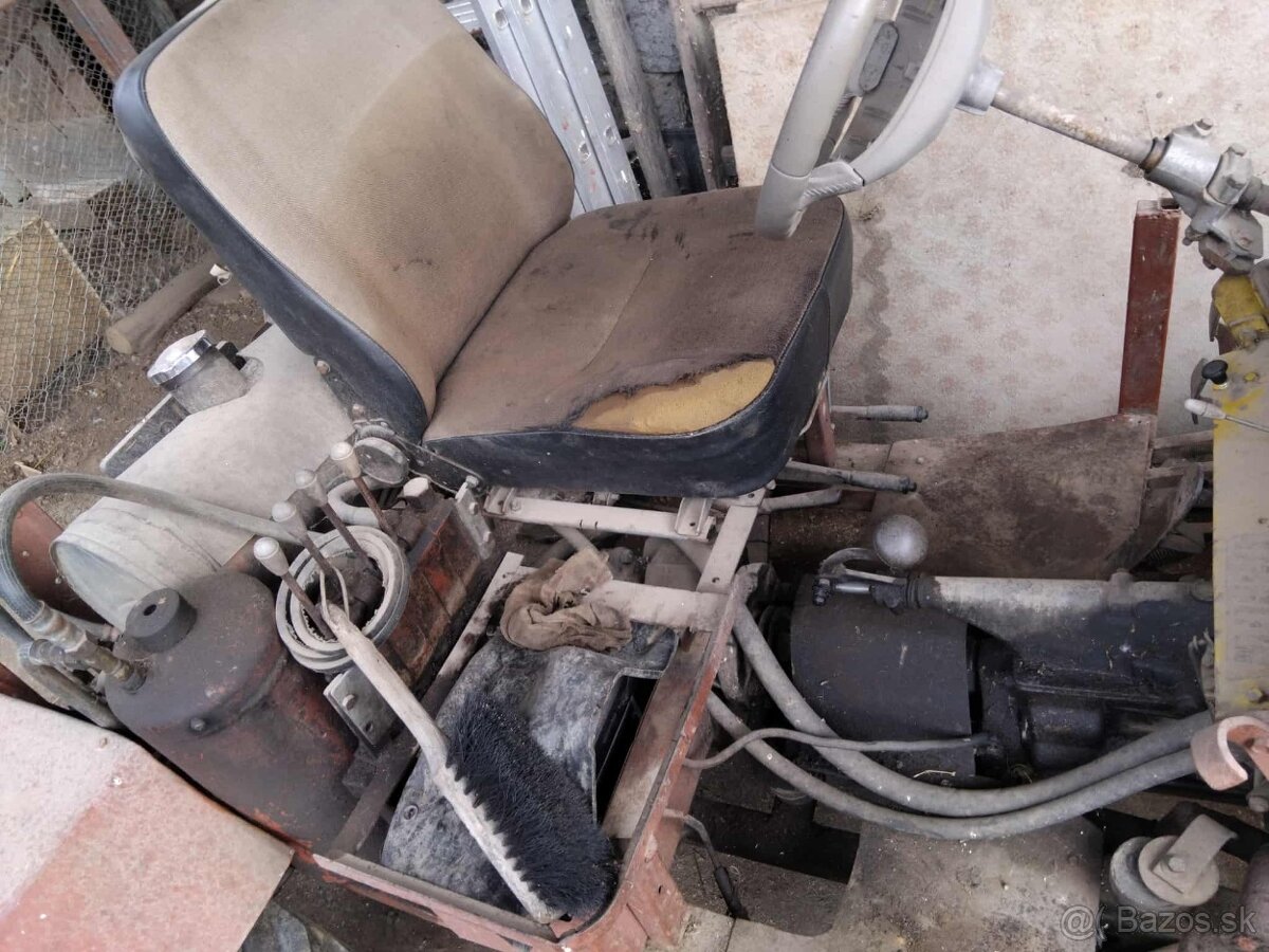 Malotraktor Domacej vyroby 4x4 + 2 pluh a vyoravak zemiakov - 4