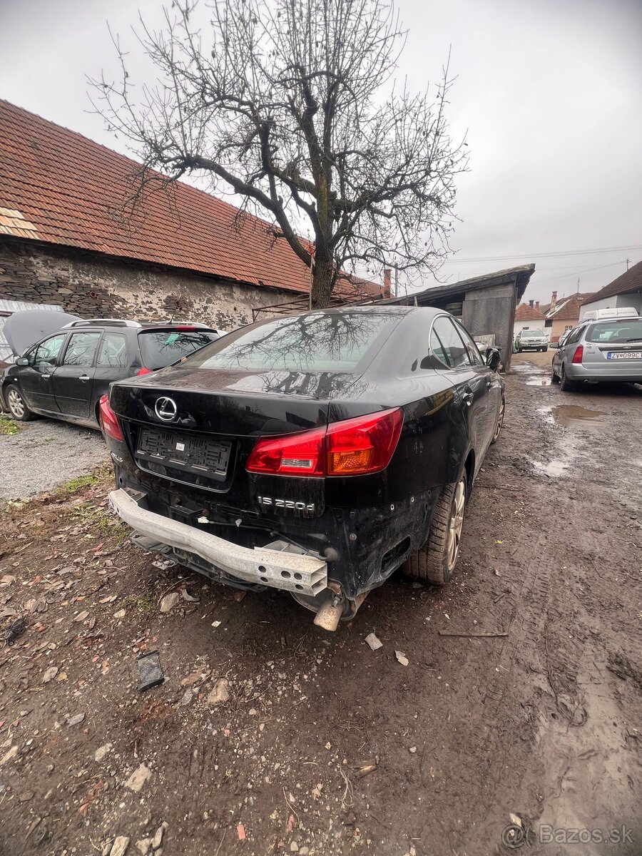 LEXUS IS220d - rozpredám na diely - 4