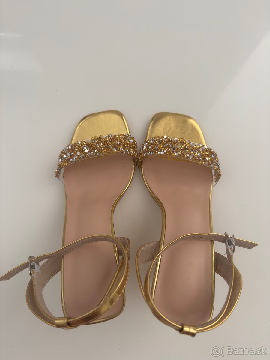 Zlaté sandále - 4