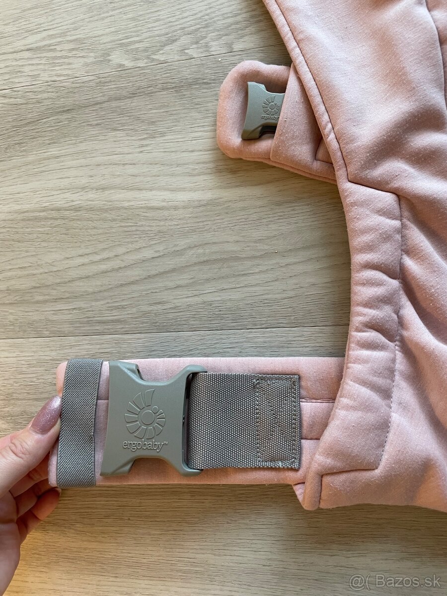 ERGOBABY | NOSIČ EMBRACE - SOFT KNIT - BLUSH PINK - 4
