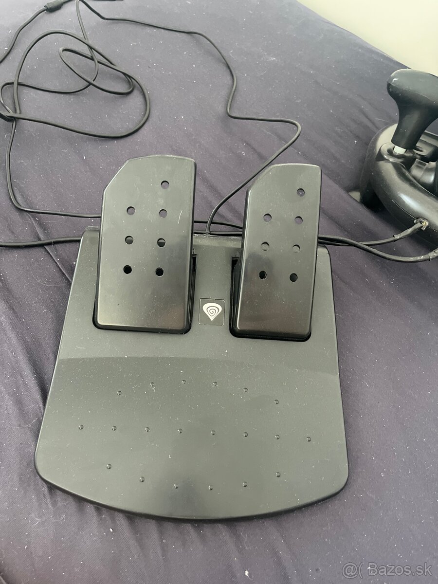 Predam herny volant genesis - 4