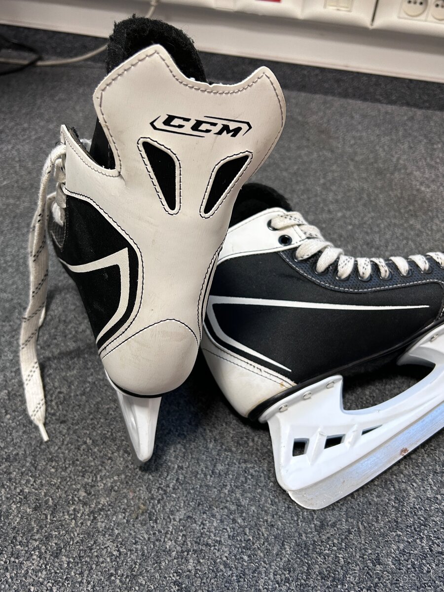 Junior korcule CCM 52 - 4