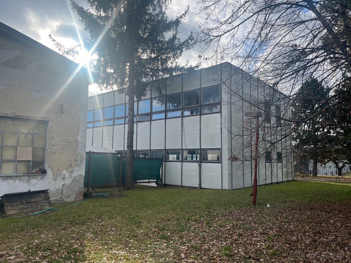 Priemyselný areál na predaj - 4