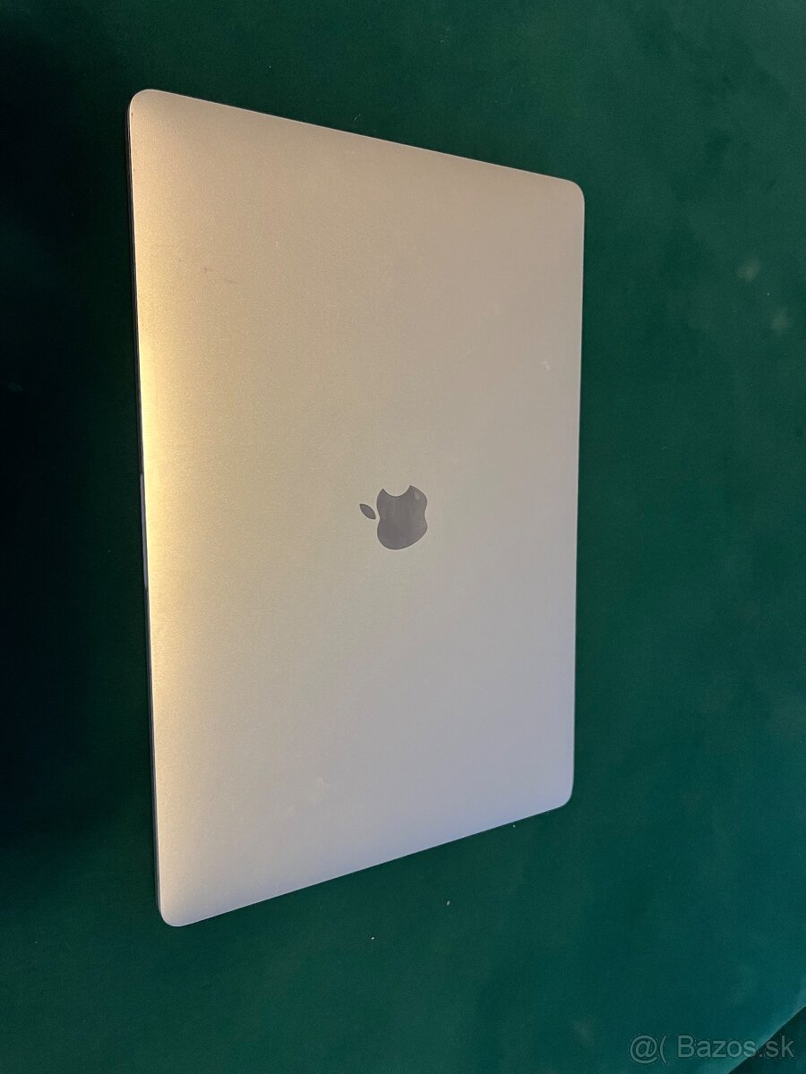 Macbook Pro 15 2018 i9 - 4