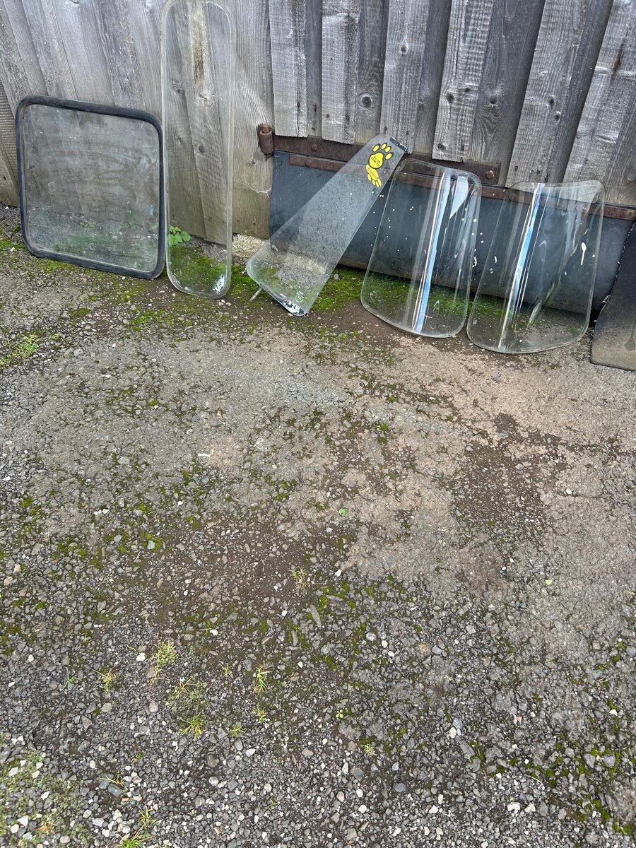 Sklá, dvere Liaz - 4