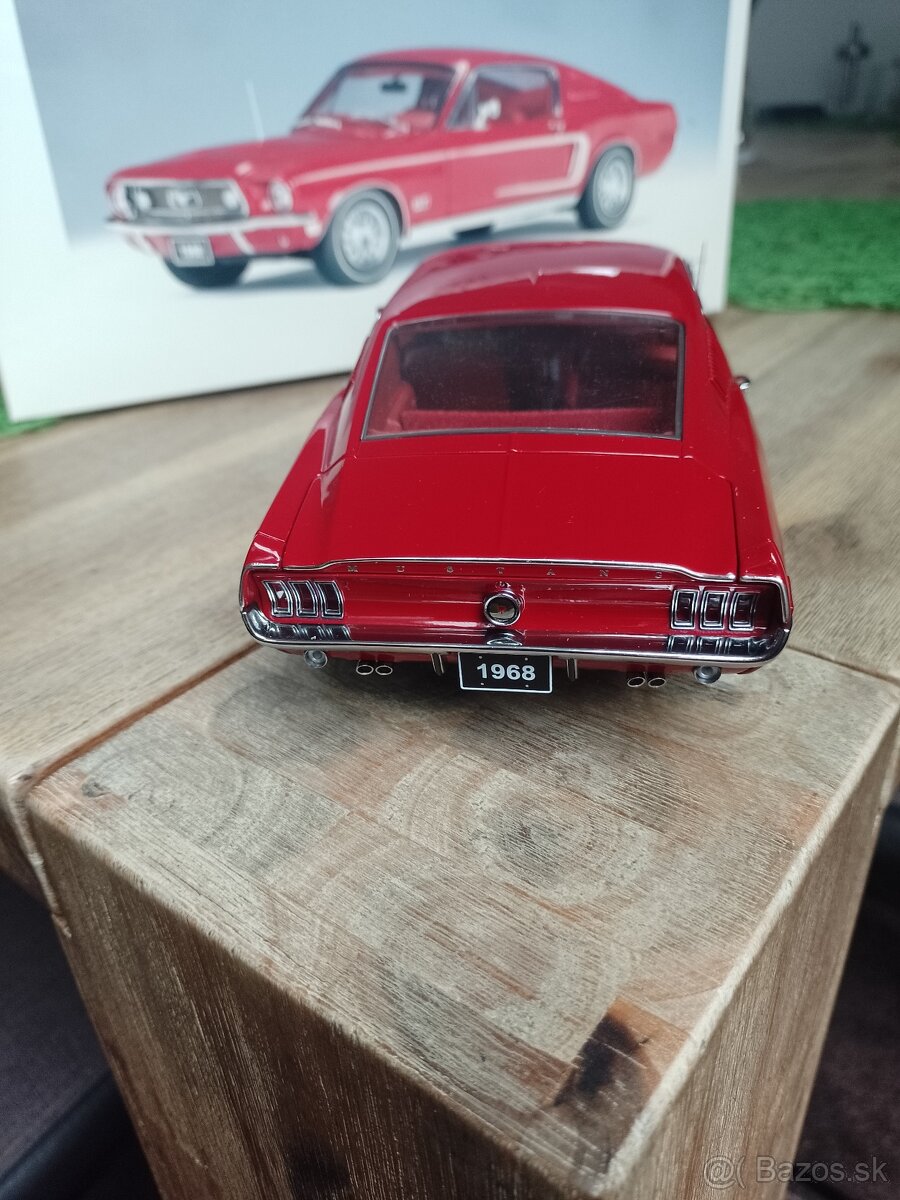 Mustang GT 1968 1/18 - 4