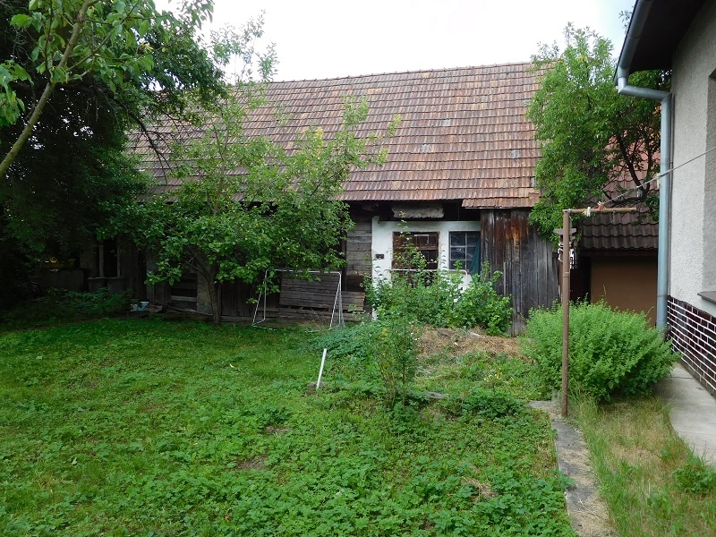 Na predaj čiastočne prerobený dom s pozemkom o výmere 699m2 - 4