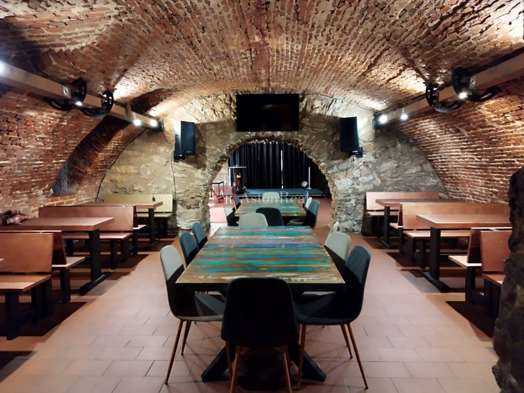 JEDINEČNÝ PRIESTOR v suteréne historickej budovy, Banská Bys - 4
