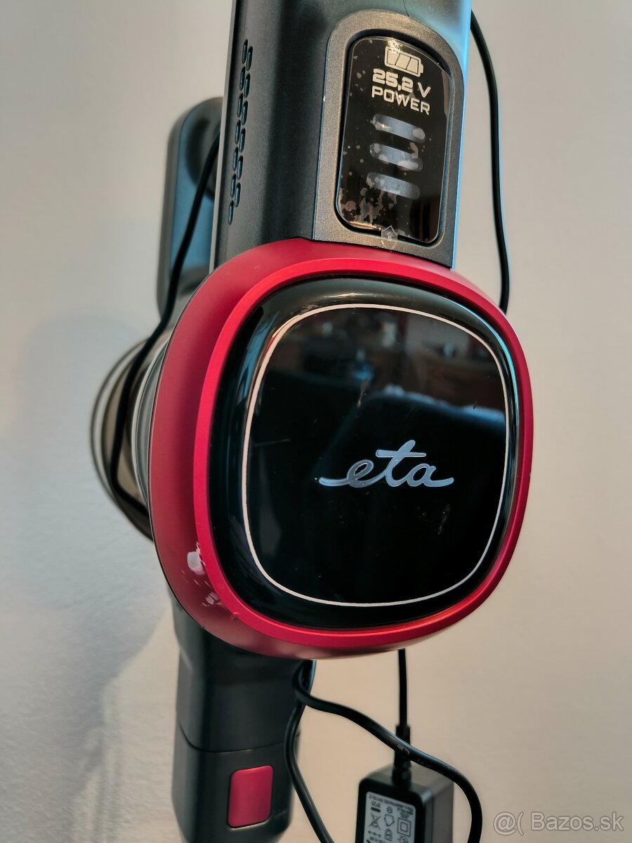 Predám tyčový vysávač ETA Fénix - 4