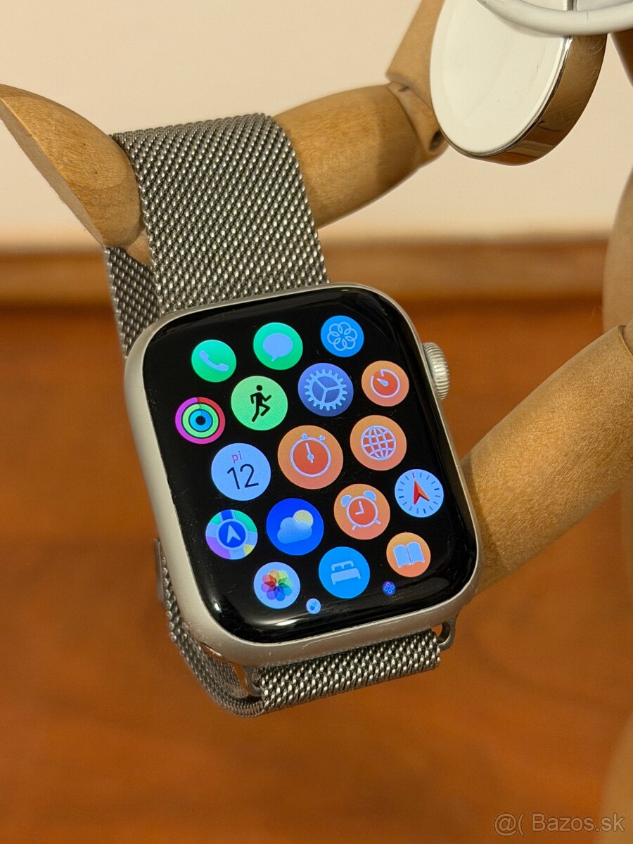Apple watch 8 strieborné 45mm - pekný stav - 4
