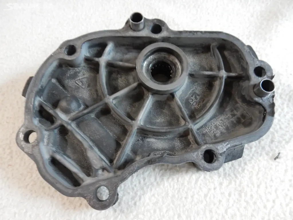 Yamaha r6 víko spojky - 4