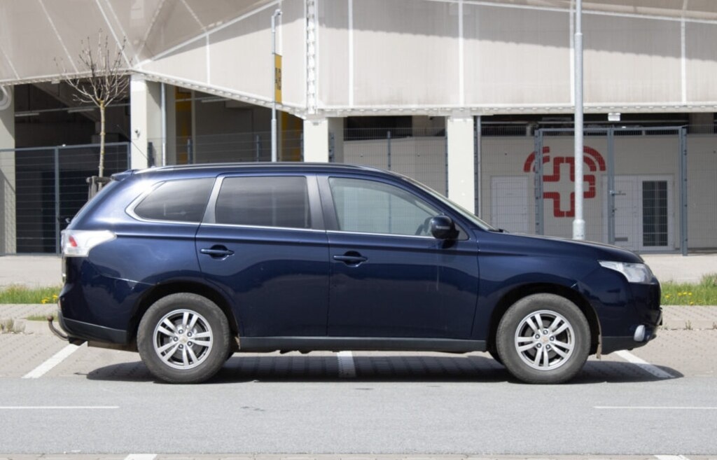 Mitsubishi Outlander z roku 2012 - 4