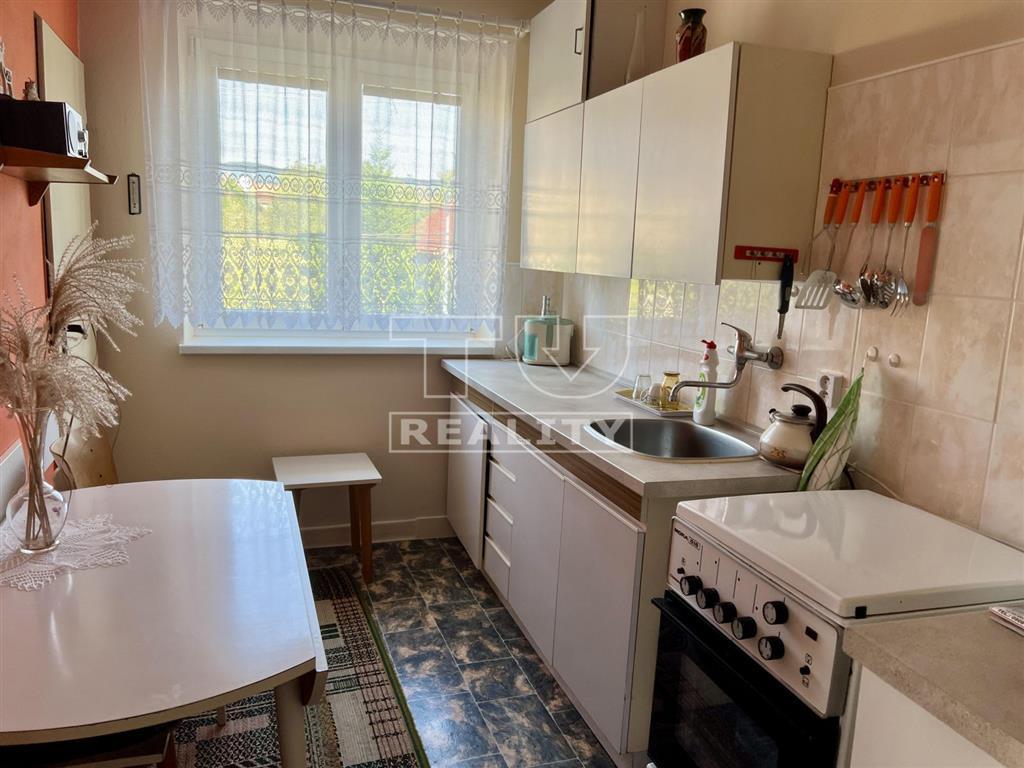 Na predaj 3-izbový byt s garážou v tichej lokalite –... - 4