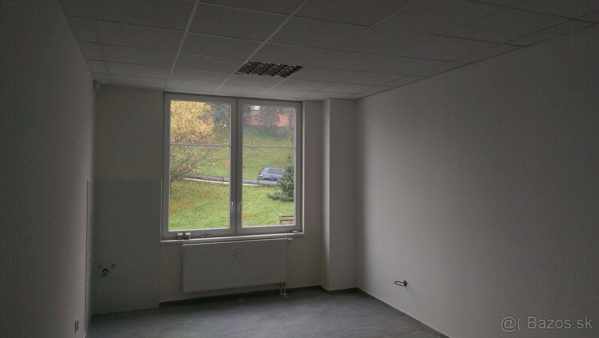 PRENÁJOM: kancelária 33 m2, Sásová - 4