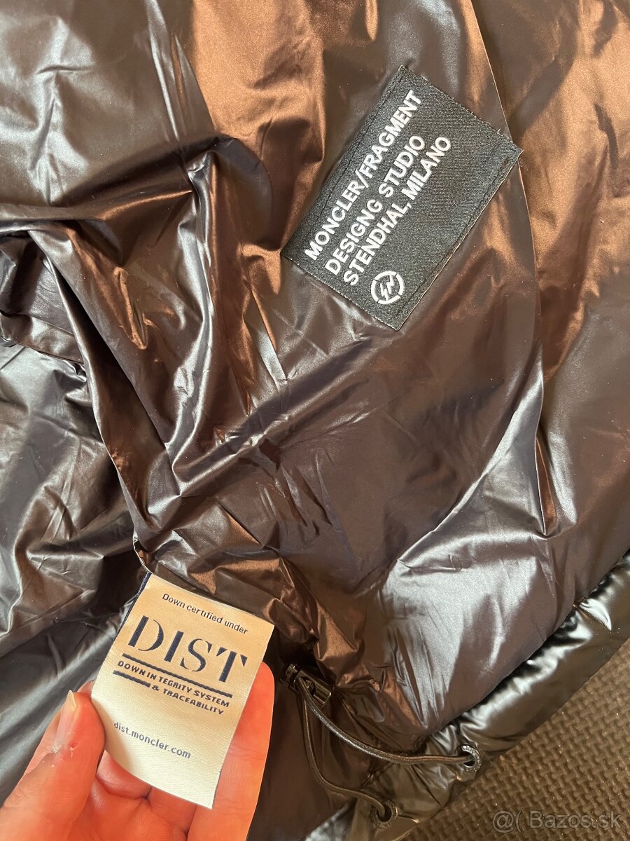 Moncler cierna bunda - 4