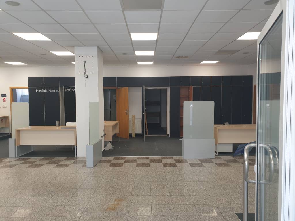 Nová, lepšia cena Obchodný priestor v centre. Lichnerova - 4