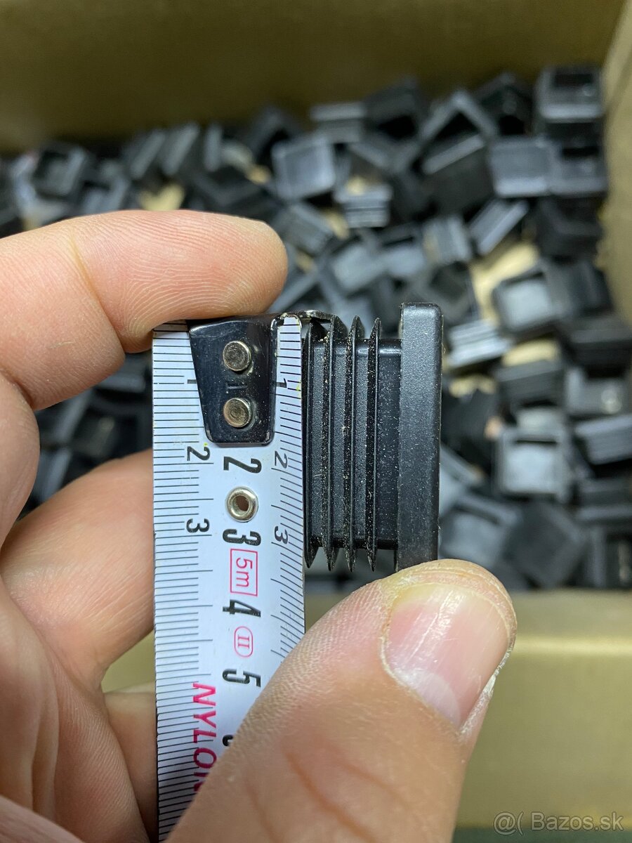 Plastové krytky - 4