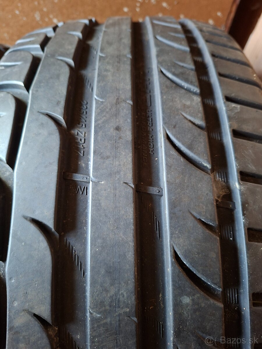 235 45 r17 letne - 4