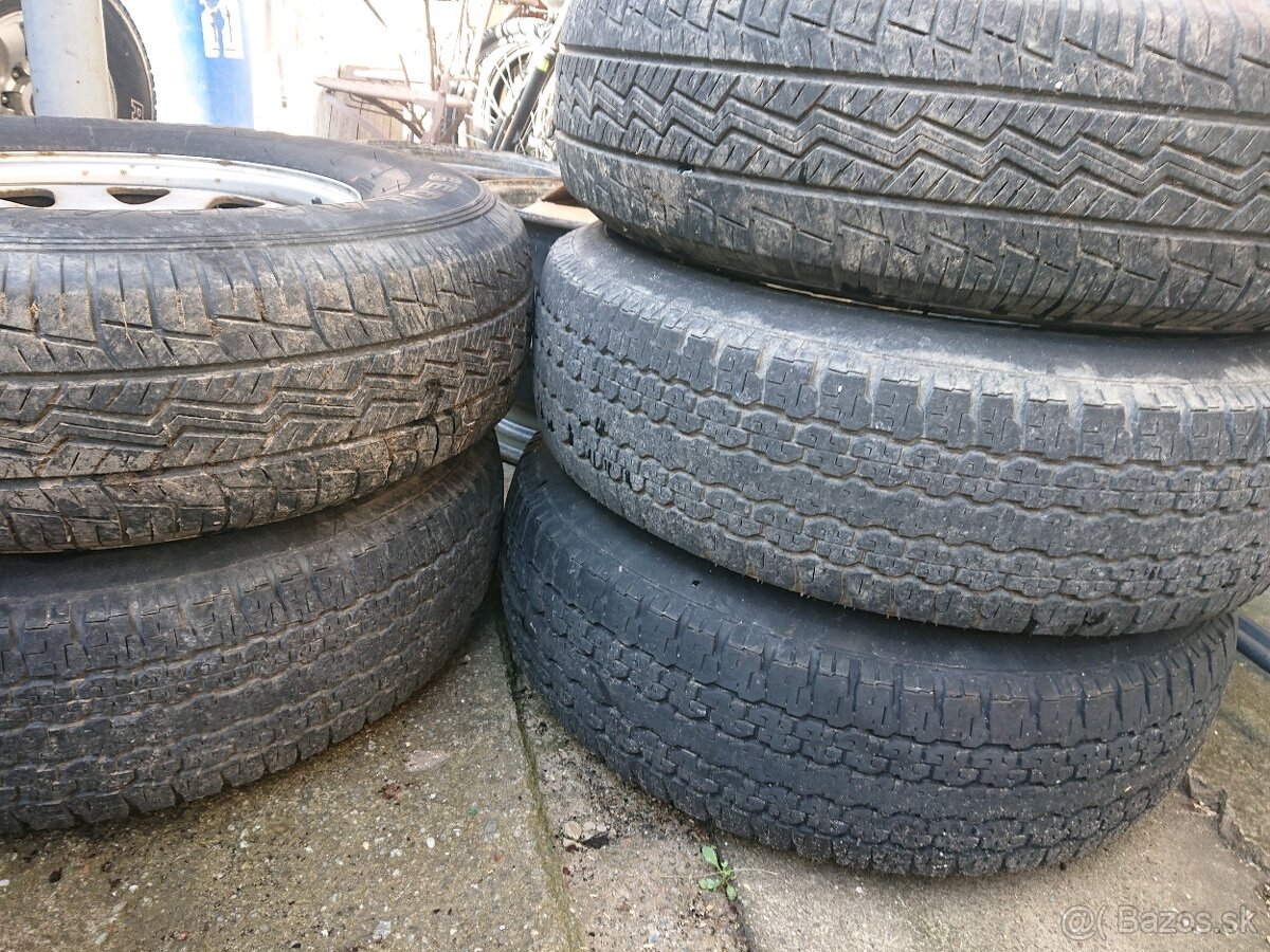 Pneu 235/80r16