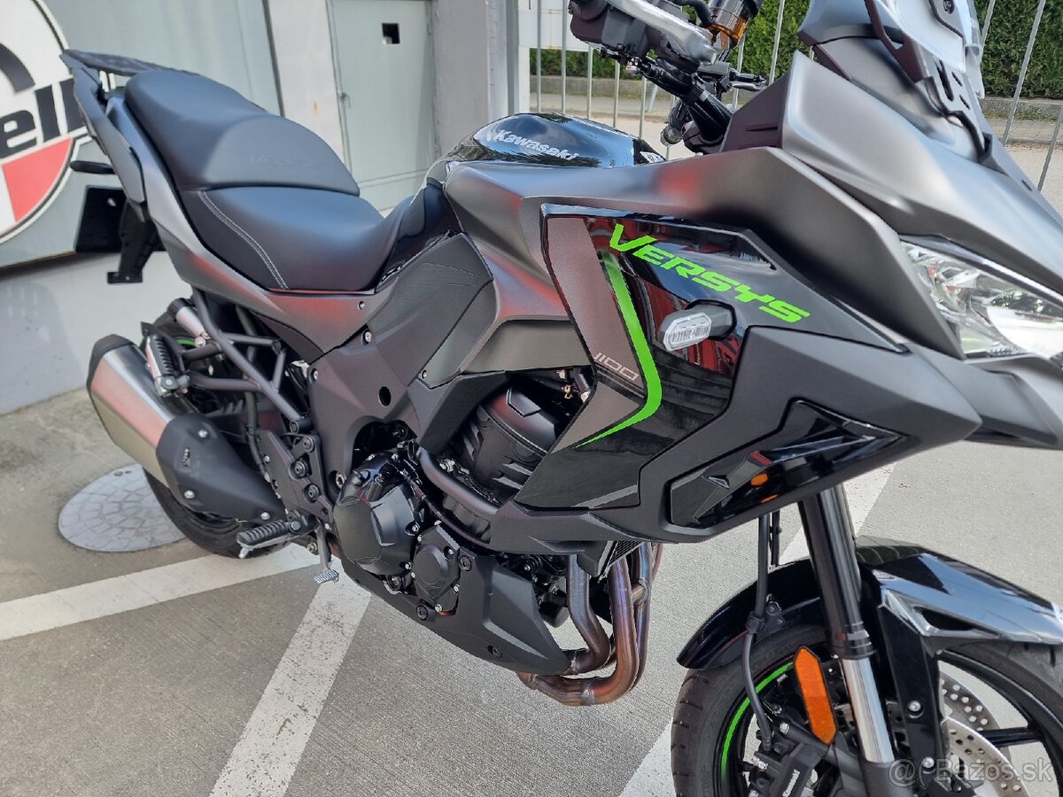 Kawasaki Versys 1100 - 4