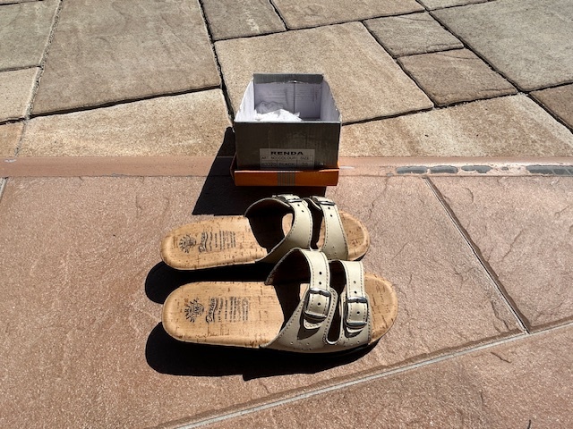 Predám pánske (č.40)a dámske (č.38 letné topánky - 4