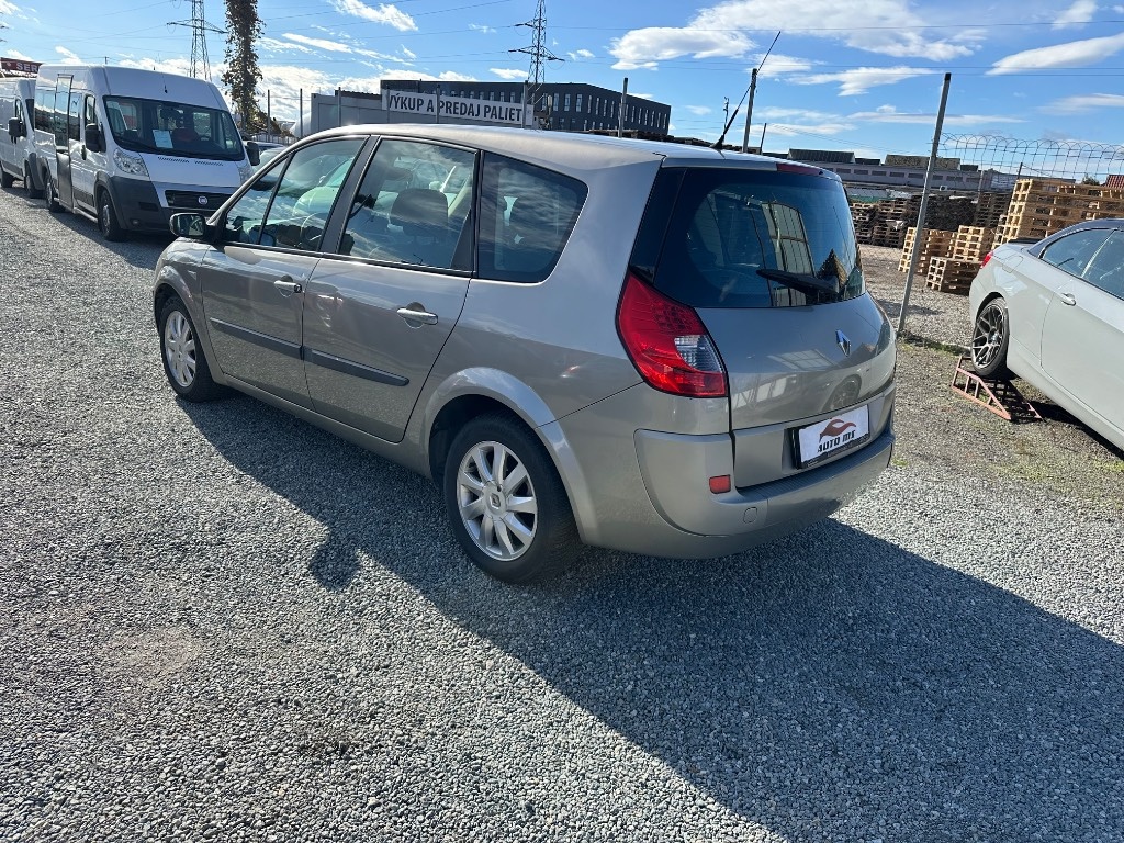 Renault Grand Scénic 1.9 Tdi 7-miestne - 4