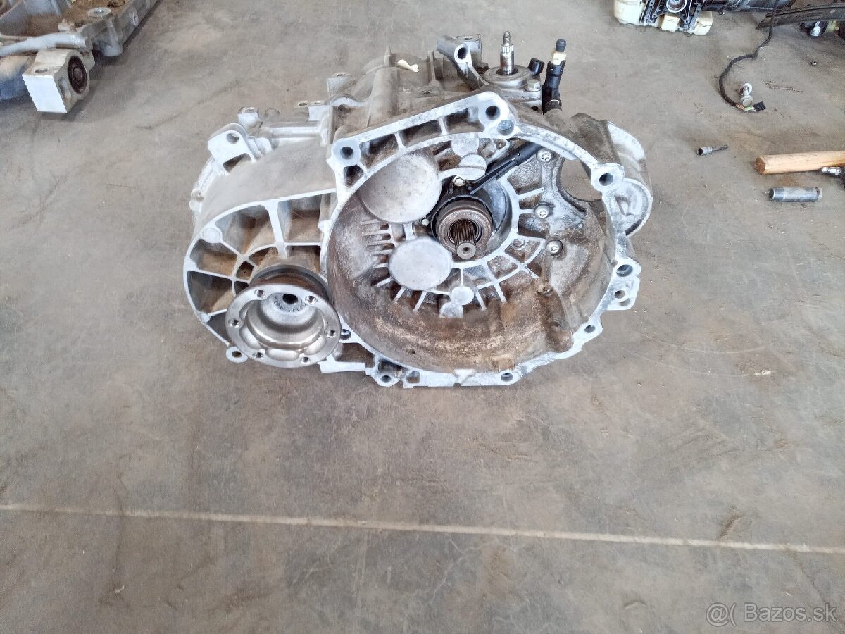 Predám náhradné diely Vw Tiguan - 4