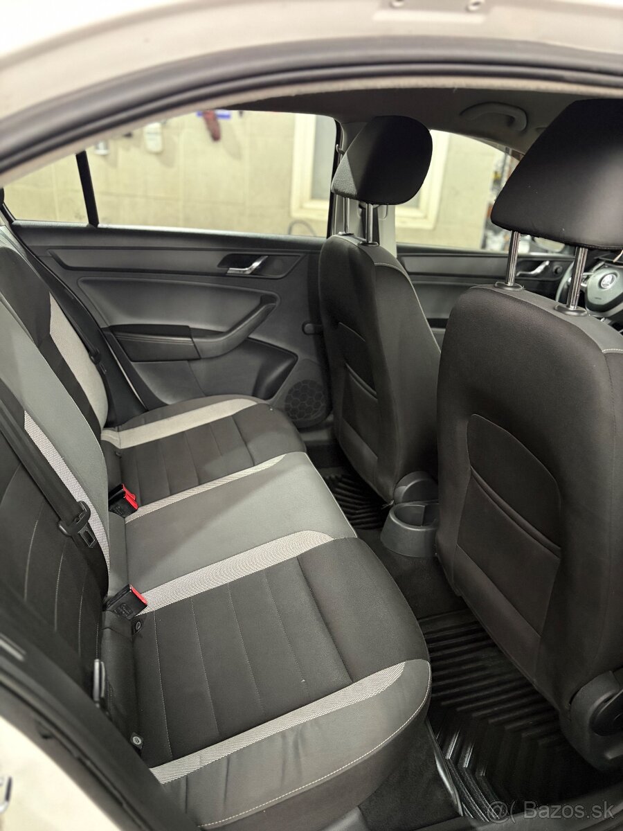 Predám Škoda Rapid - 4