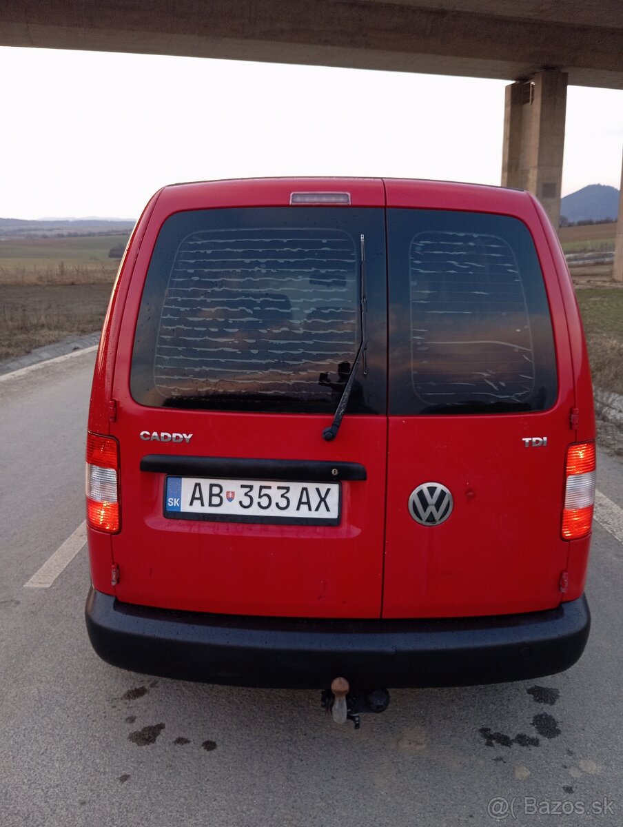 Volkswagen Caddy 1,9tdi 5 miestne - 4