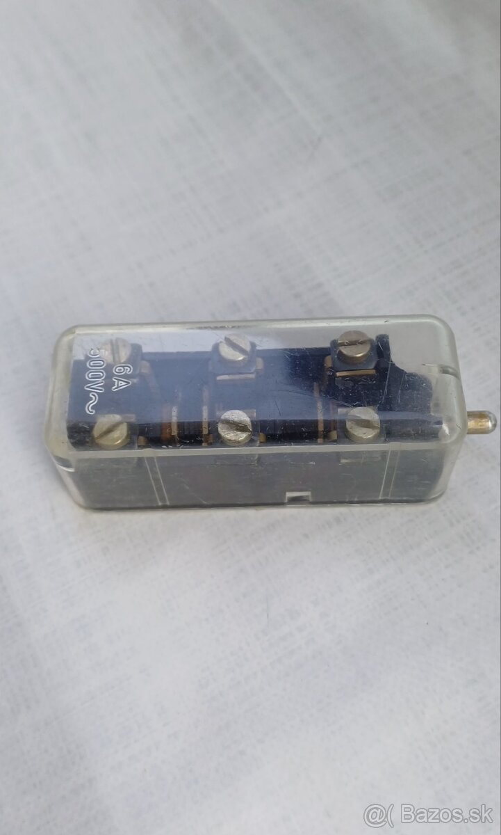 Koncový spínač bakelitový - 4