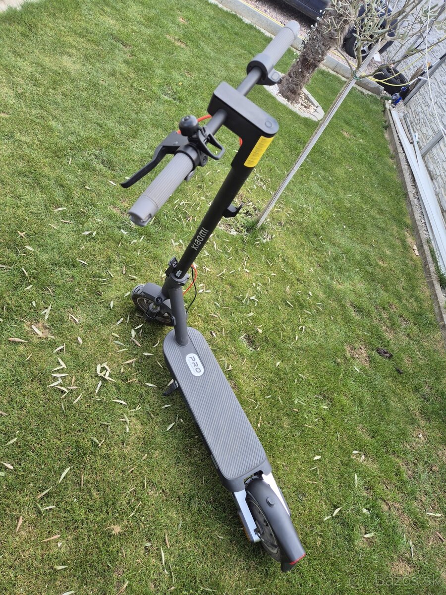 Elektricka kolobezka xiaomi 5pro - 4